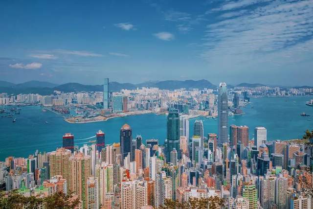 2035年香港，全年免费资料，开启大富之门的钥匙