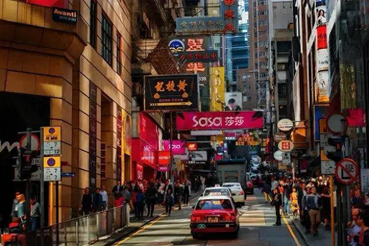 探索香港资料的多元获取途径