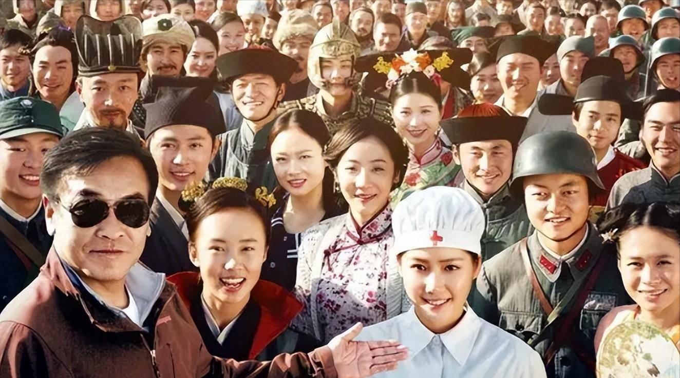大学生大突围，群演背后的青春与挑战