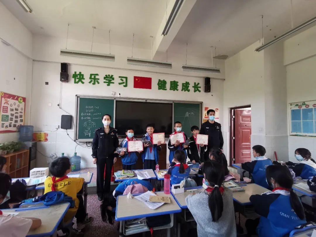 汽车引擎盖，不仅仅是外观的装饰，更是安全的守护者
