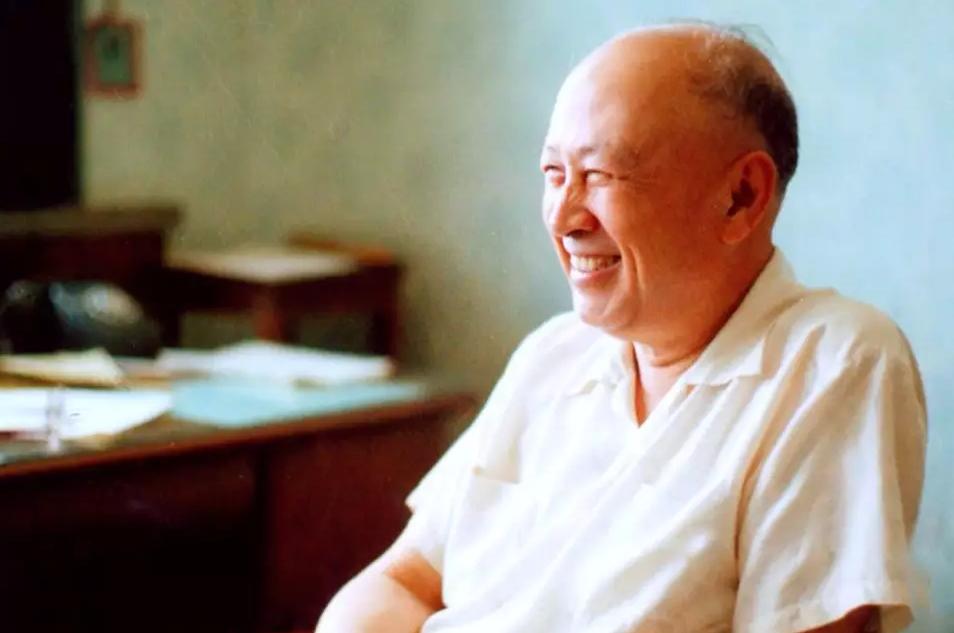 百老汇手机，舞台之外的数字艺术新篇章百老汇手机报价