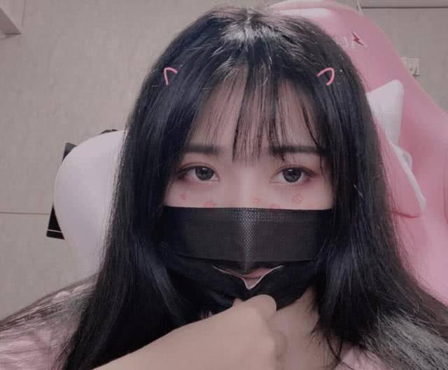 如何在和平精英中更换头像，详细步骤指南