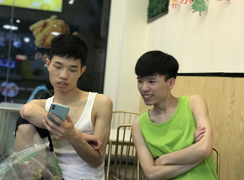 探索和平精英，鲨鱼爱夏啵i的竞技之旅