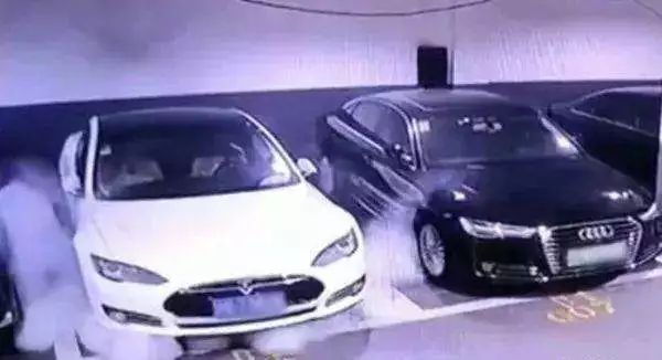 附近50米汽车救援搭电，紧急时刻的温暖守护