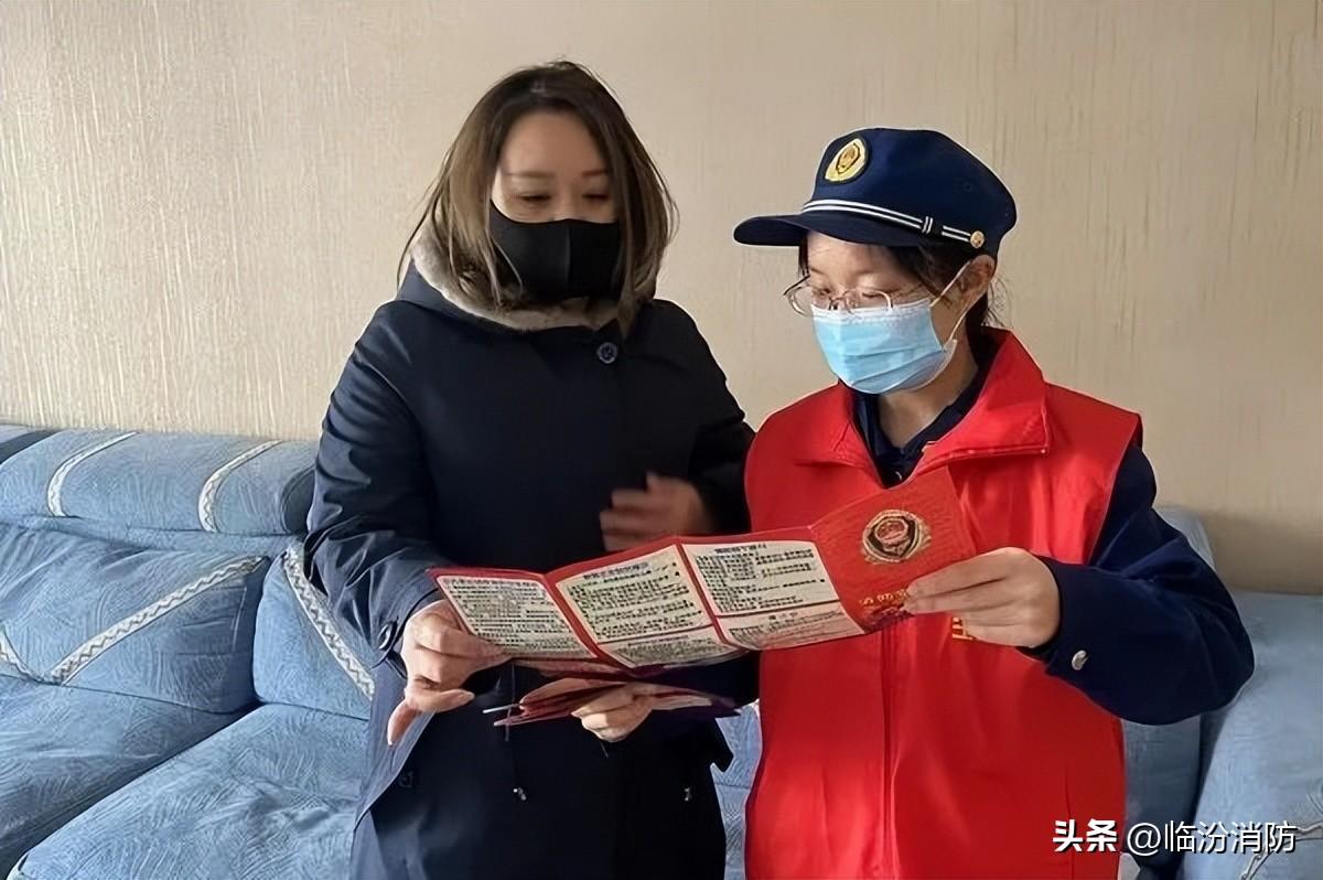 蓝月亮，照亮免费资料之年的璀璨光芒蓝月亮天下彩免费资枓大全年老鼠报