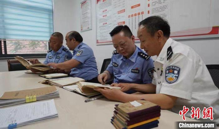 揭秘黄大仙论坛精选四肖，传统智慧与现代科技的融合黄大仙论坛精选六肖一首页232335
